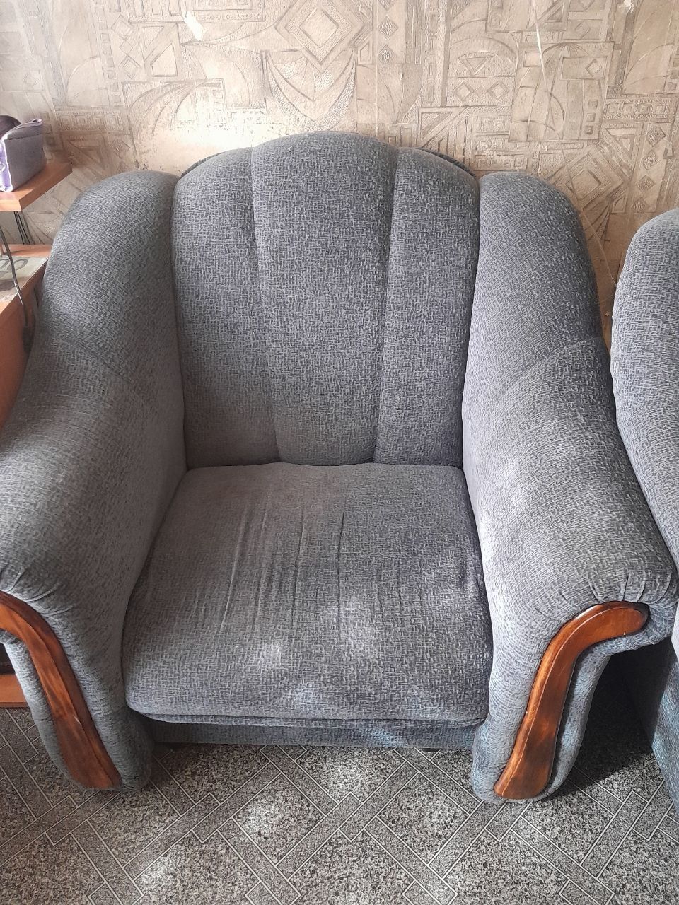 Продам диван (угловой) и кресло