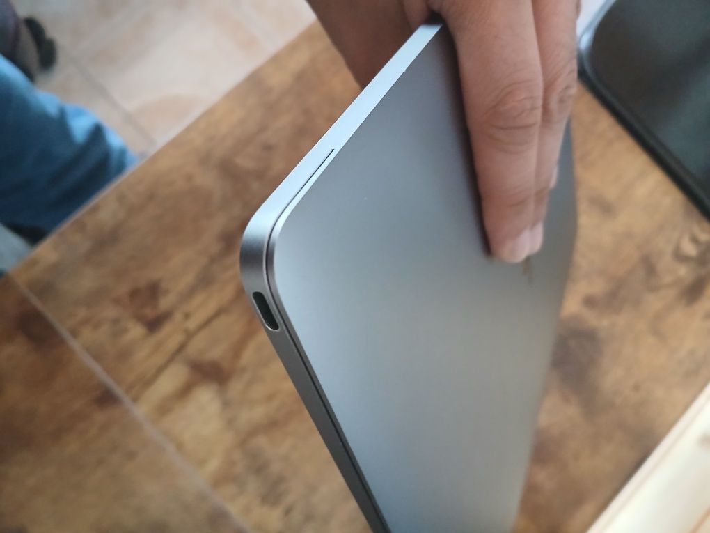 Macbook 12 bom estado ver descrição]