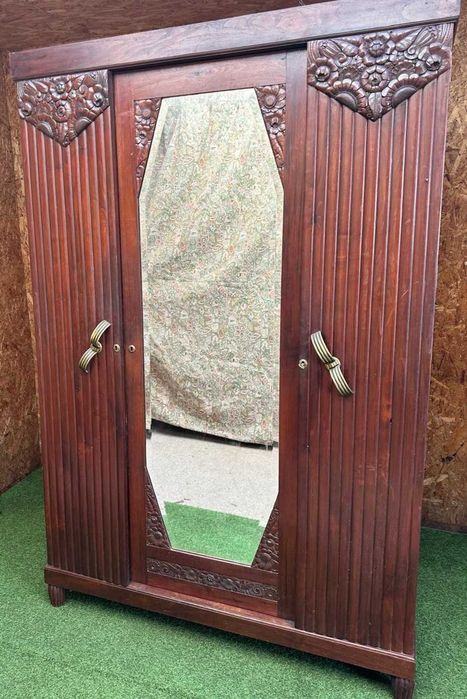 Roupeiro 3 portas centenario, armário impecável