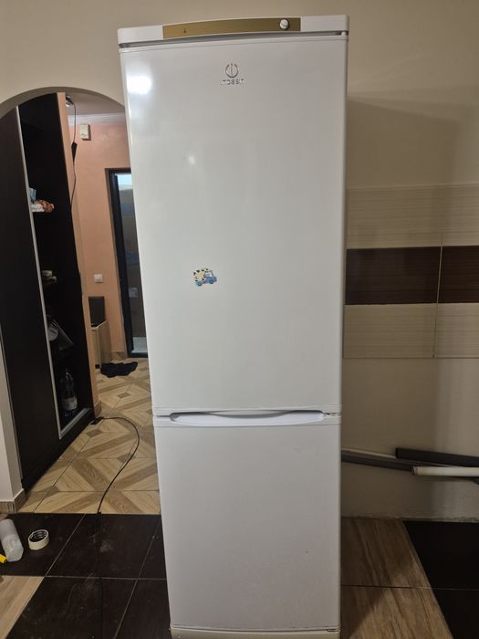 Холодильник Indesit SB200.027