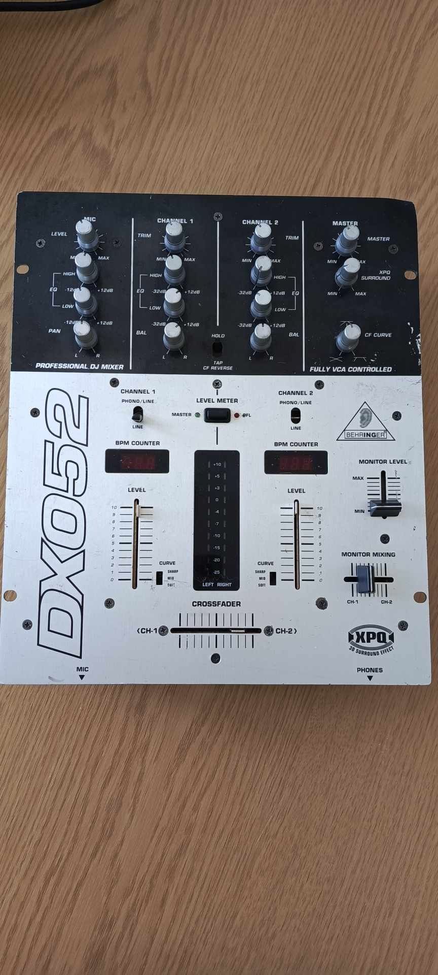 Mikser DJ Behringer DX052