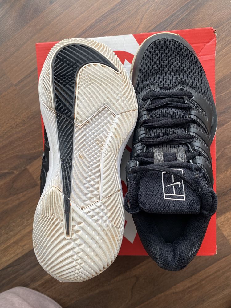 Кроссівки для тенісу або бадмінтону Nike Zoom 36