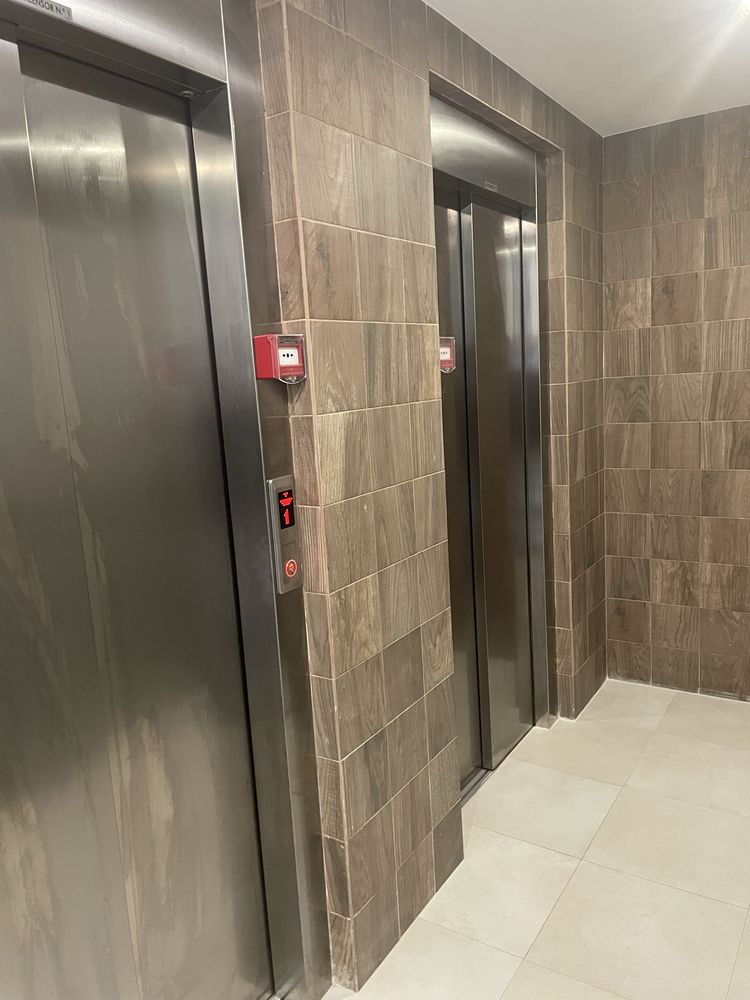 Arendamento T5 com 2 suites e terracos
