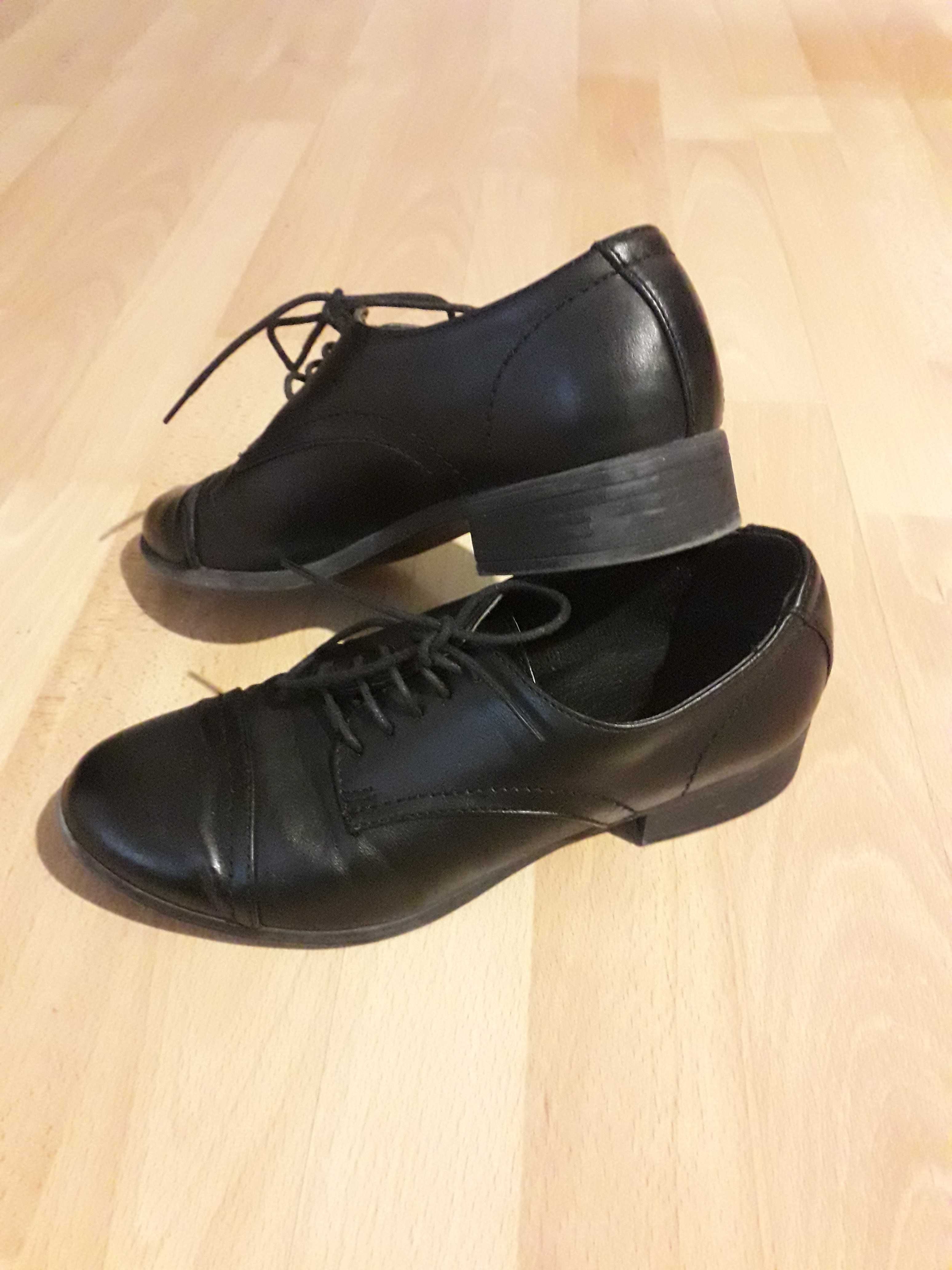 Eleganckie buty damskie na słupku rozmiar 37