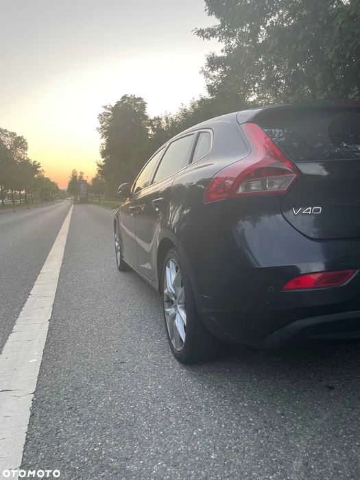 Volvo V40 1.6 HDI R-Design 136 KM
