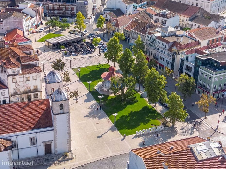 Prédio e Terreno no centro do Montijo, junto à Igreja Matriz