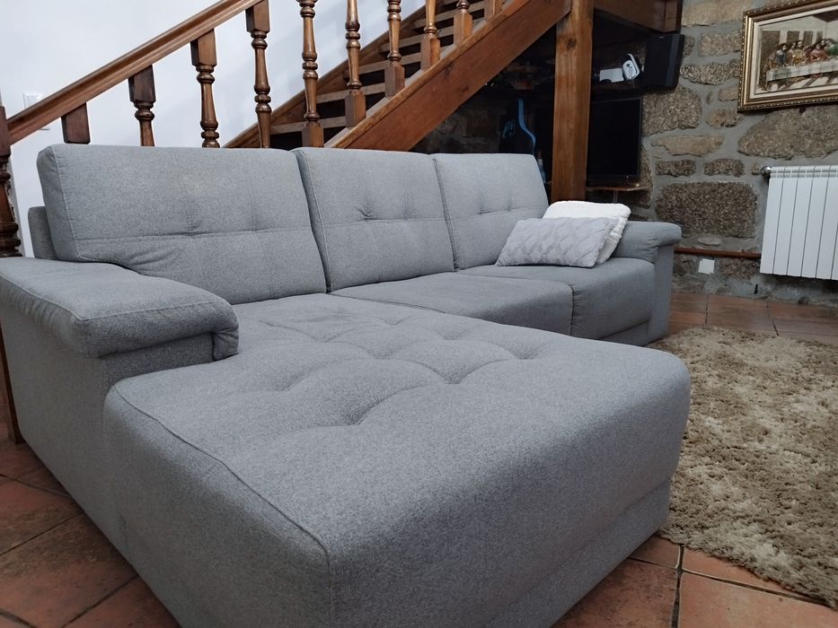 Sofá com chaise long