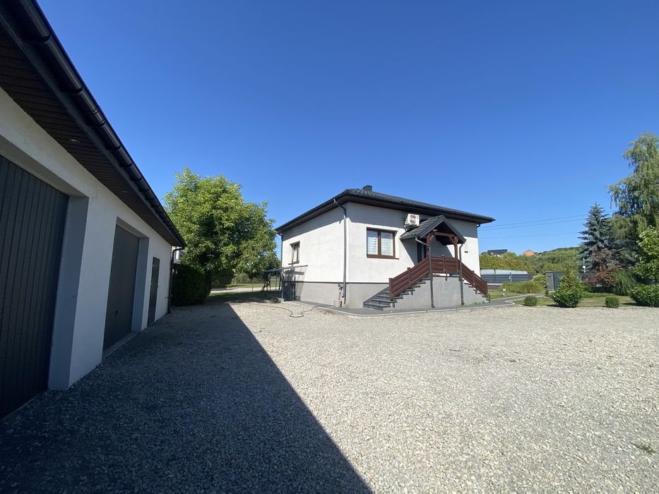 Sprzedam dom jednorodzinny gotowy do zamieszkania.