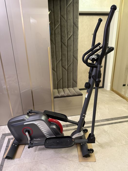 Продам Еліптичний Орбітрек HouseFit