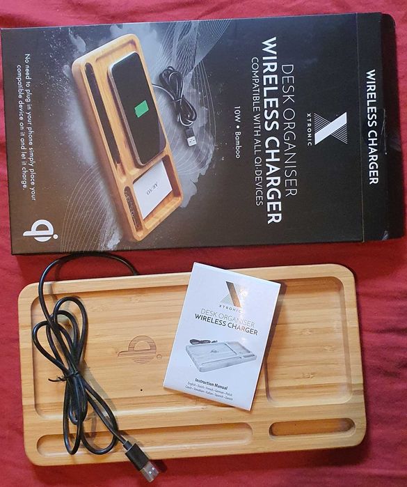 Organizer biurkowy z ładowarką bezprzewodową. Nowy. Na prezent.