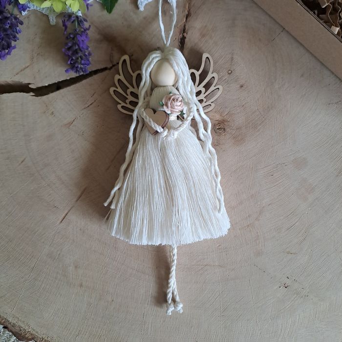 Mini Anioł aniołek stróż zawieszka makrama
