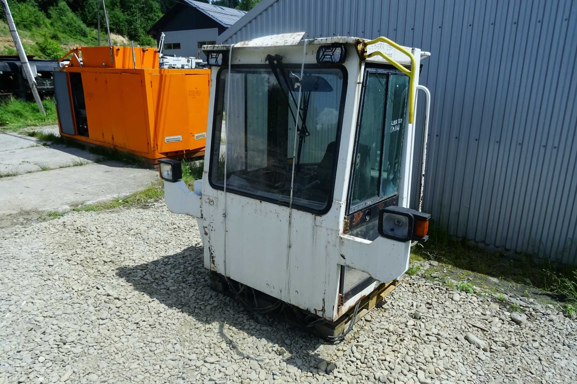 Kabina do ładowarki Liebherr L551. Case Volvo Fadroma