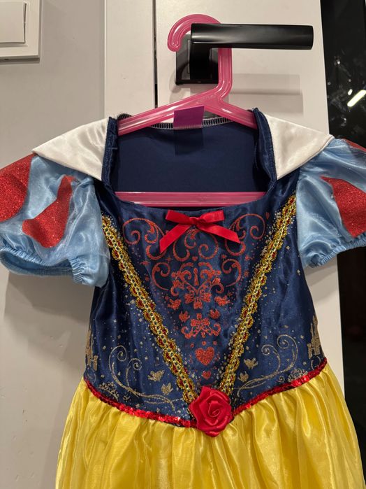Strój karnawałowy królewna Śnieżka 104
