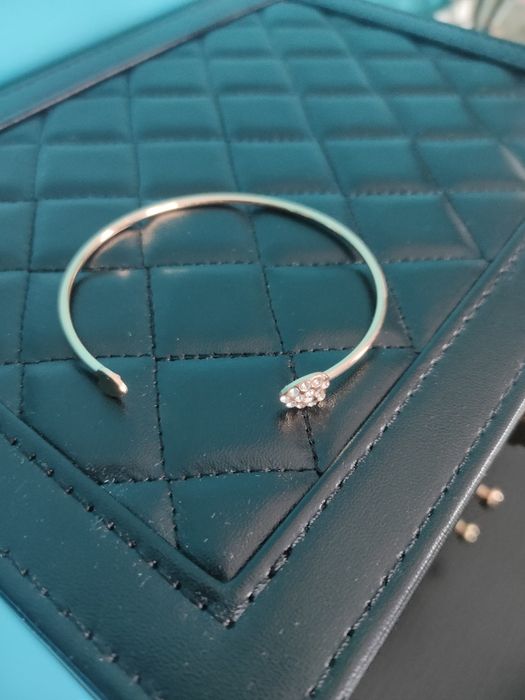 Nowa bransoletka złoty kolor, cykroniowe serduszko