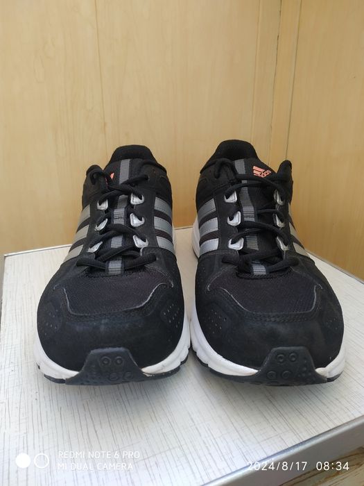 Кросівки Adidas 42 розміру