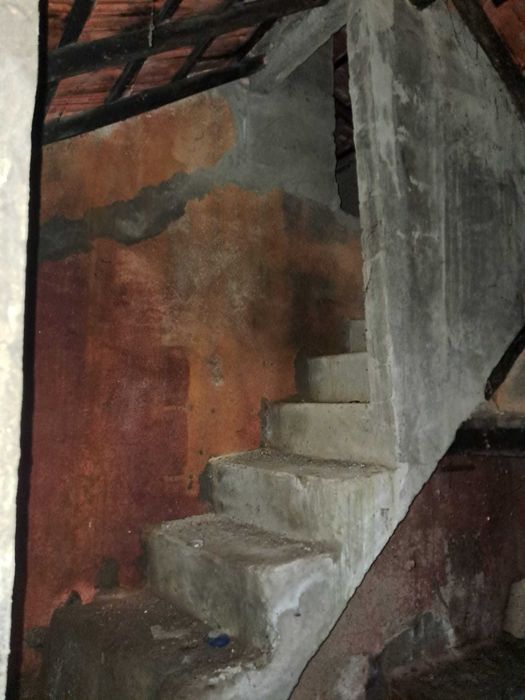 Moradia em s.mamede para recuperar com boas vistas lindíssimas