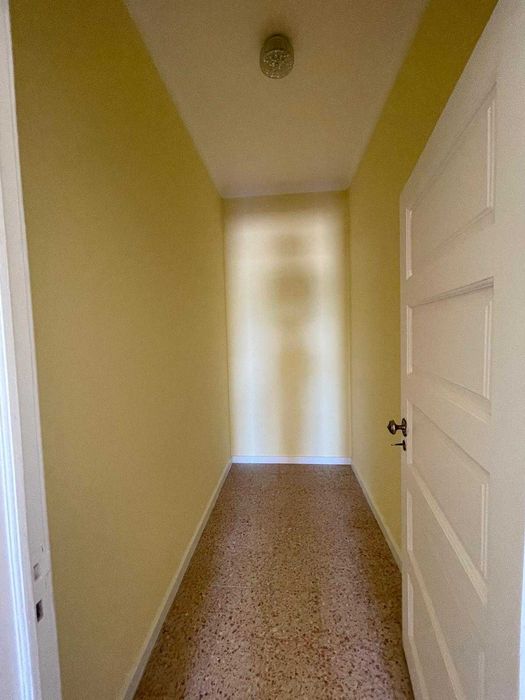 Arrenda-se apartamento em zona calma