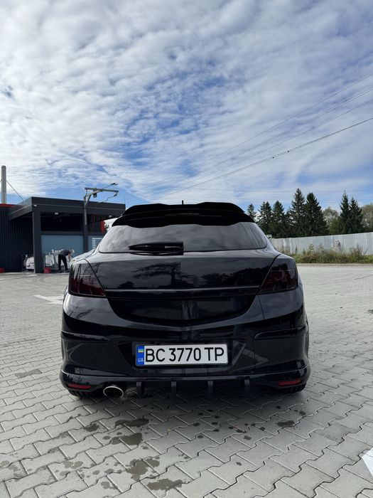 Opel astra h gtc