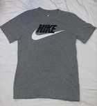 t-shirt nike cinzenta