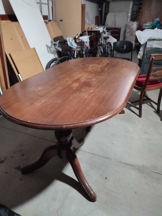Mesa de sala e conjunto de 6 cadeiras
