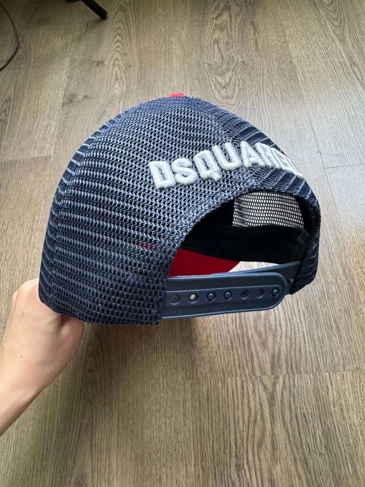 Кепка Dsquared не настоящая