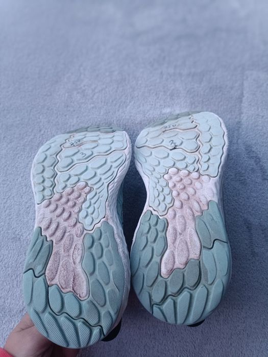 Женские кроссовки New Balance р38.5-39