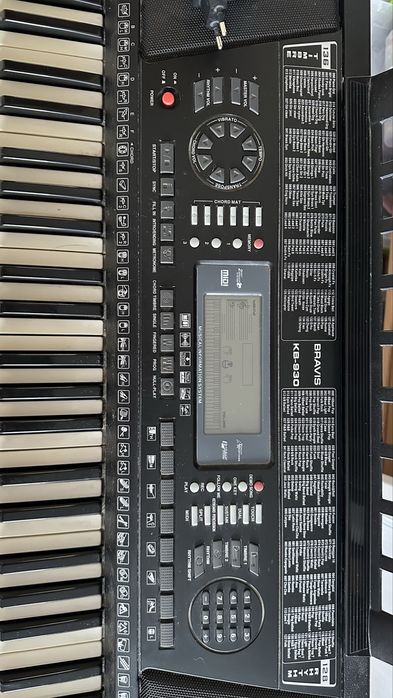 Синтезатор Bravis kb 930