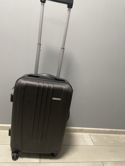 Валіза з пластику