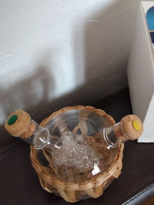 Galheteiro moderno para azeite e vinagre