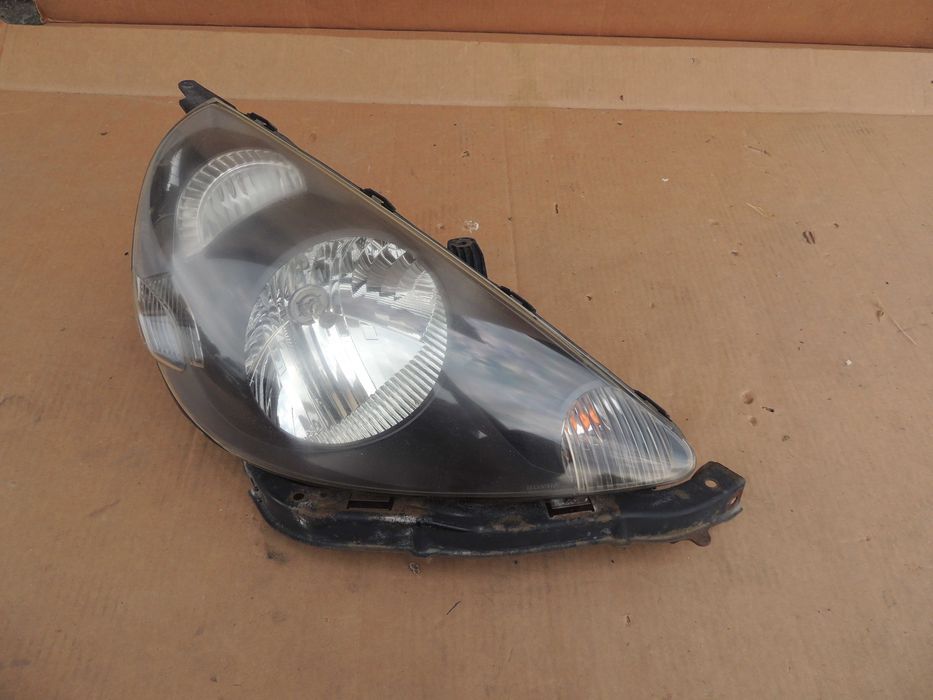 Lampa przednia prawa europejska Honda Jazz II 2 02,03,04,05,06,07,08