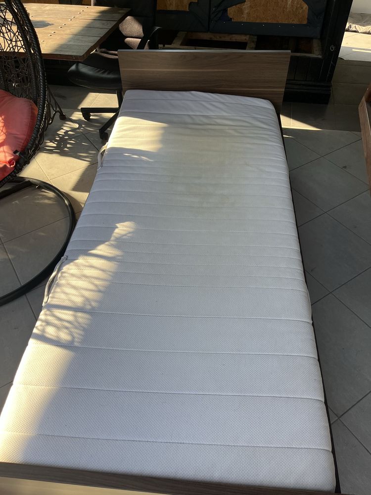 stelaż łóżka + materac 90x200