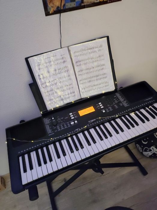 СИНТЕЗАТОР Yamaha PSR-E363
Синтезатор у відмінном