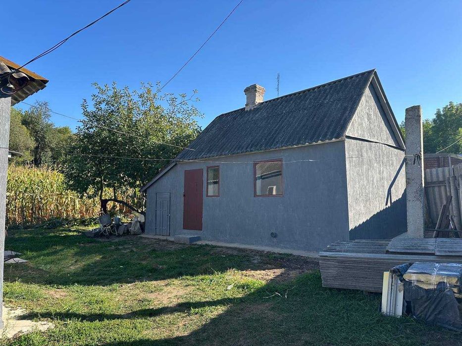 Продам невеликий будинок