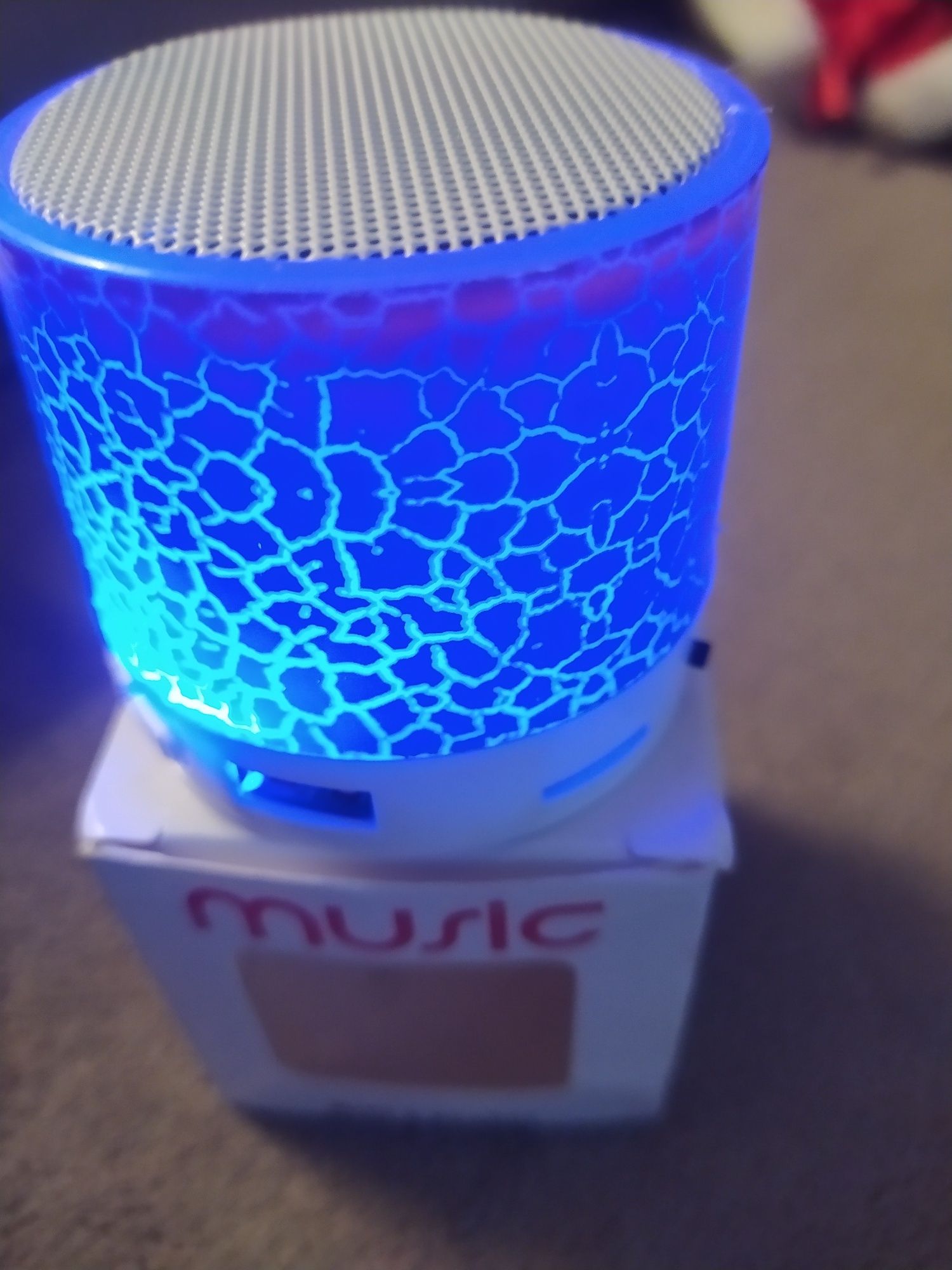 Nowy minigłośnik bluetooth różowy