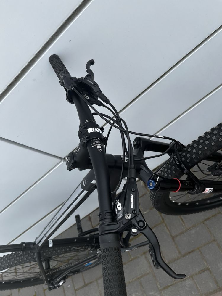 Велосипед Trek Superfly 29 Rock shox reba air sram gx
