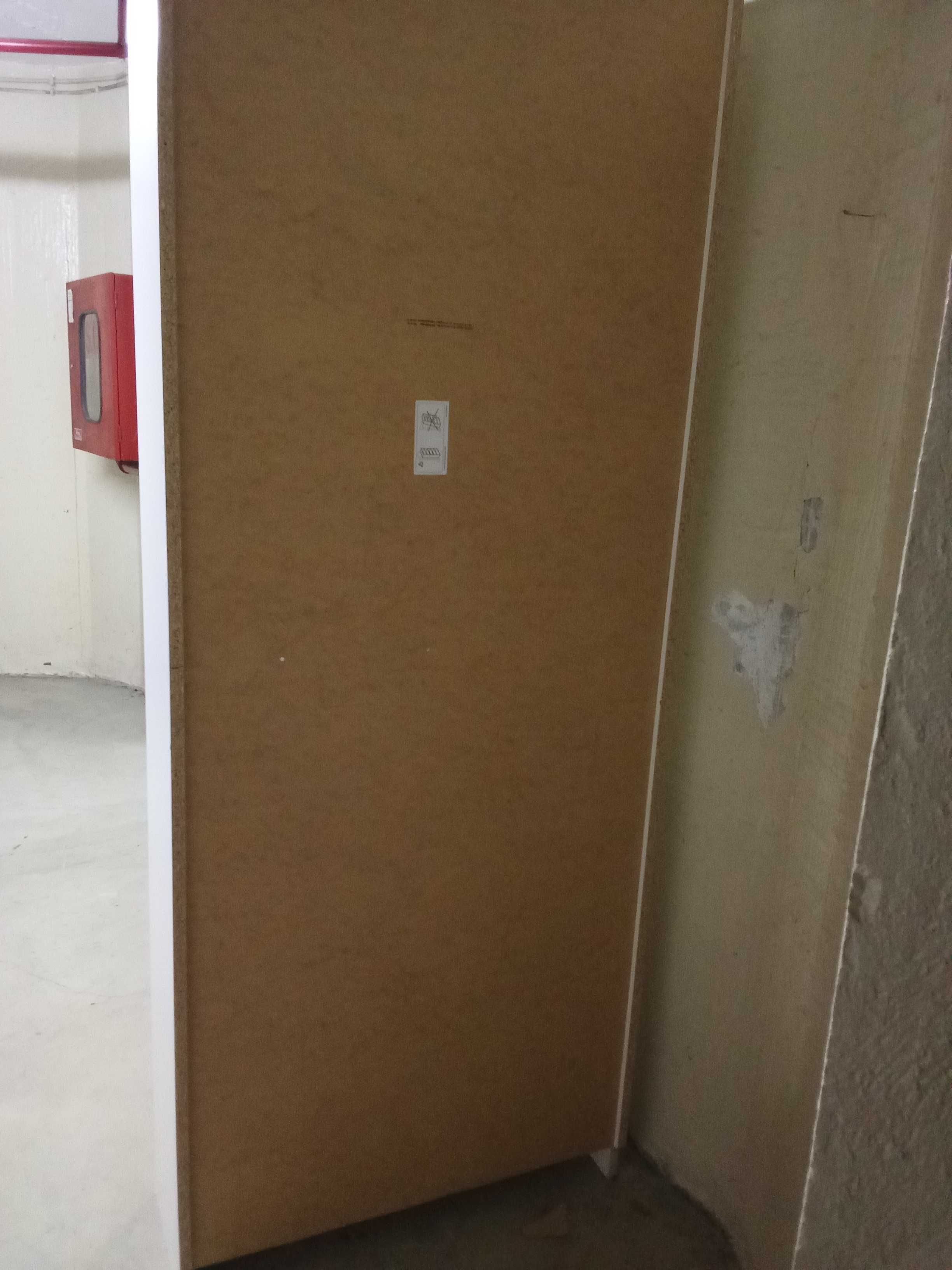 Vendo Estante com 6 prateleiras em bom estado.