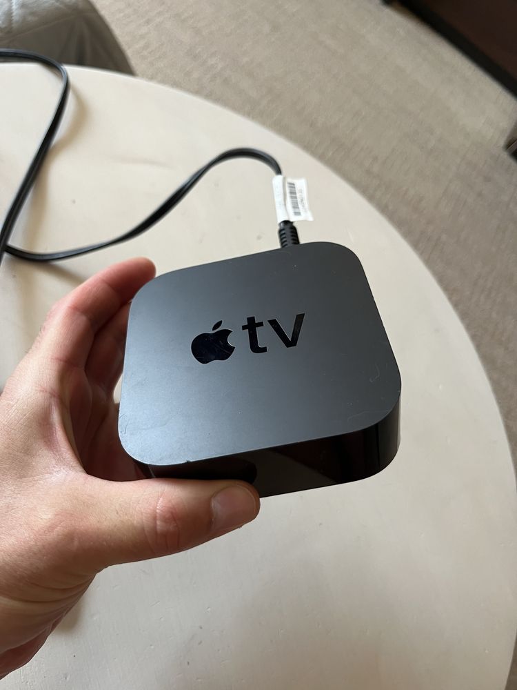 Apple TV 4 модель А1625 памʼять 32Gb