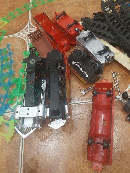 Залізна дорога+поїзд з вагонами