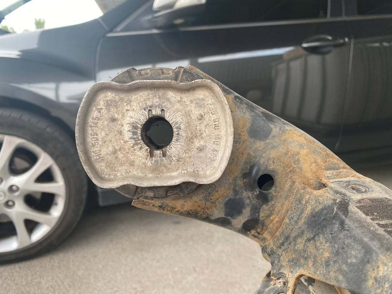 Задний подрамник балка на Audi A8, A6 4H0505248