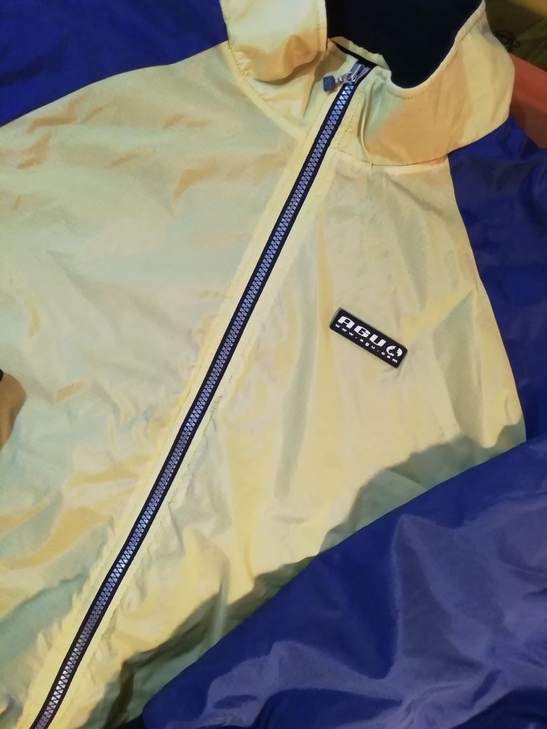 Casaco impermeável /refletor - Ideal para caminhadas ou bicicleta*