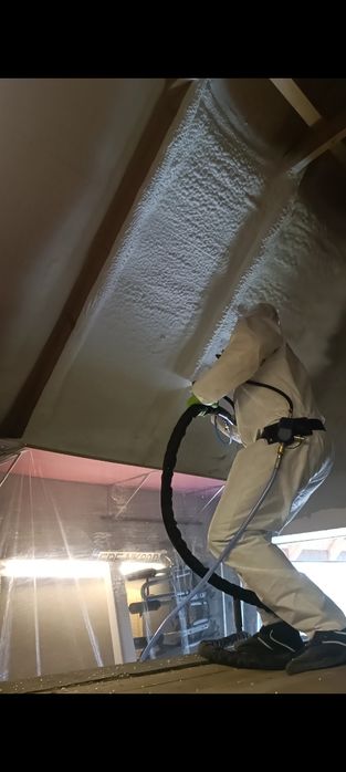 Docieplenia metodą wdmuchiwania Celuloza Wełna  Piana Pur