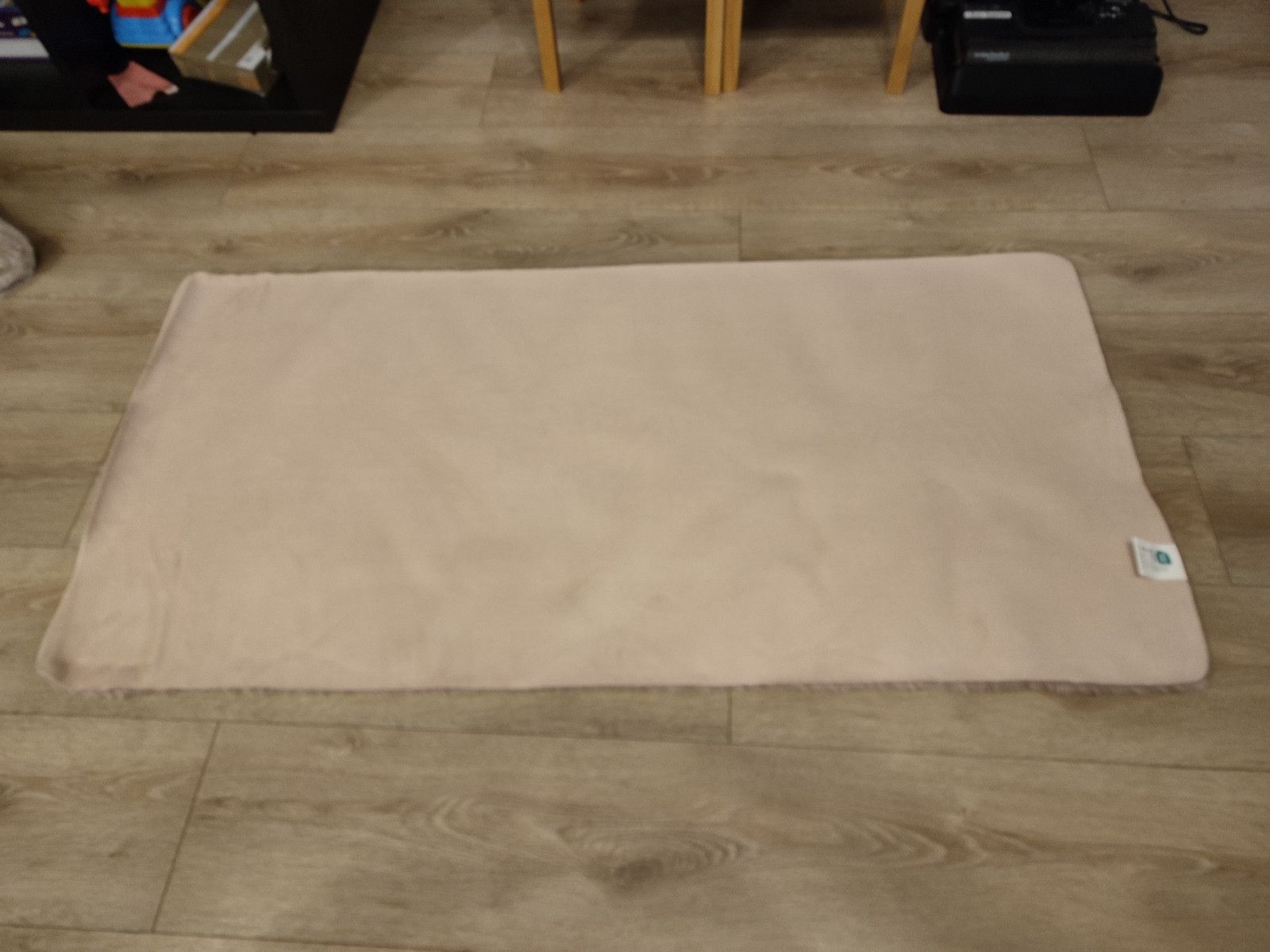 Nowy różowy dywan puszysty 60x120 cm