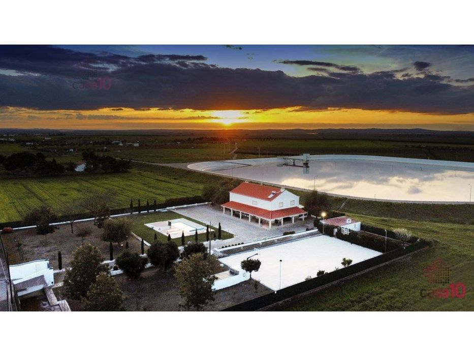 Moradia T5 com piscina para venda em Fantástica Quinta murada em Beja