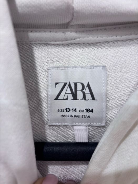 Biała bluza zara
