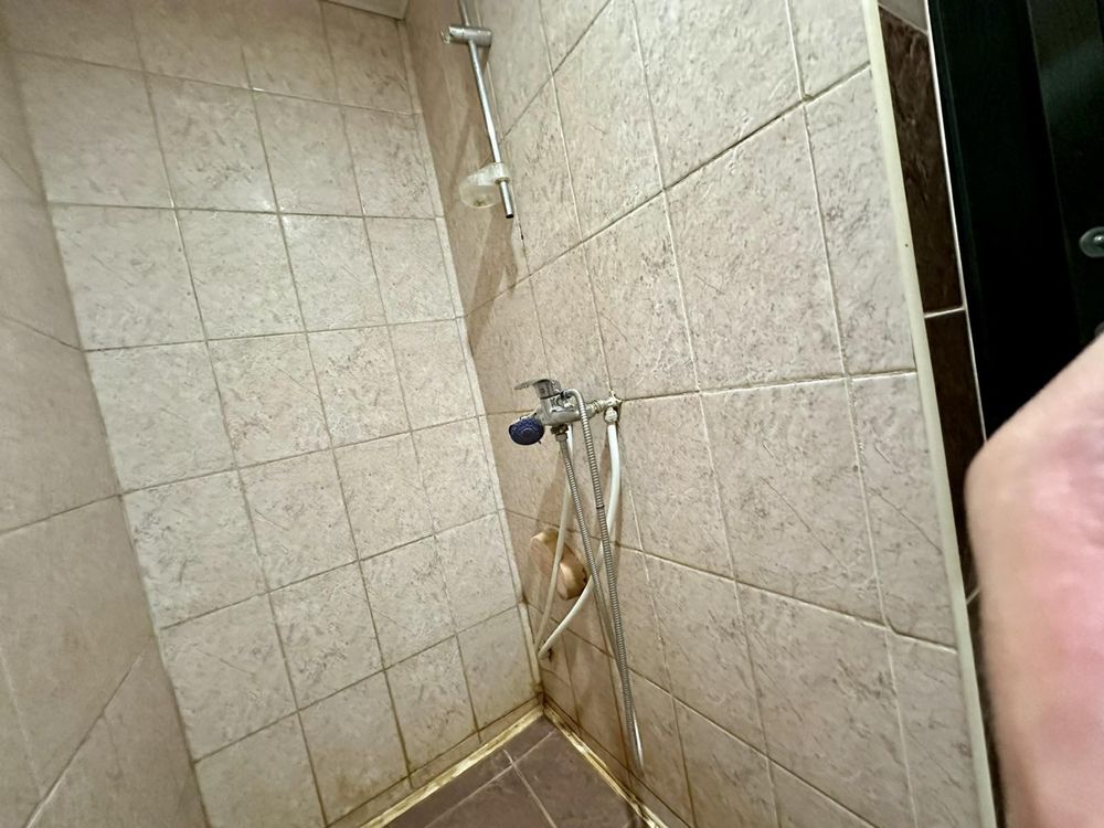 Кімната в гуртожитку, центр міста. Дмитро