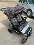 Продам коляску для двойни Mountain Buggy
