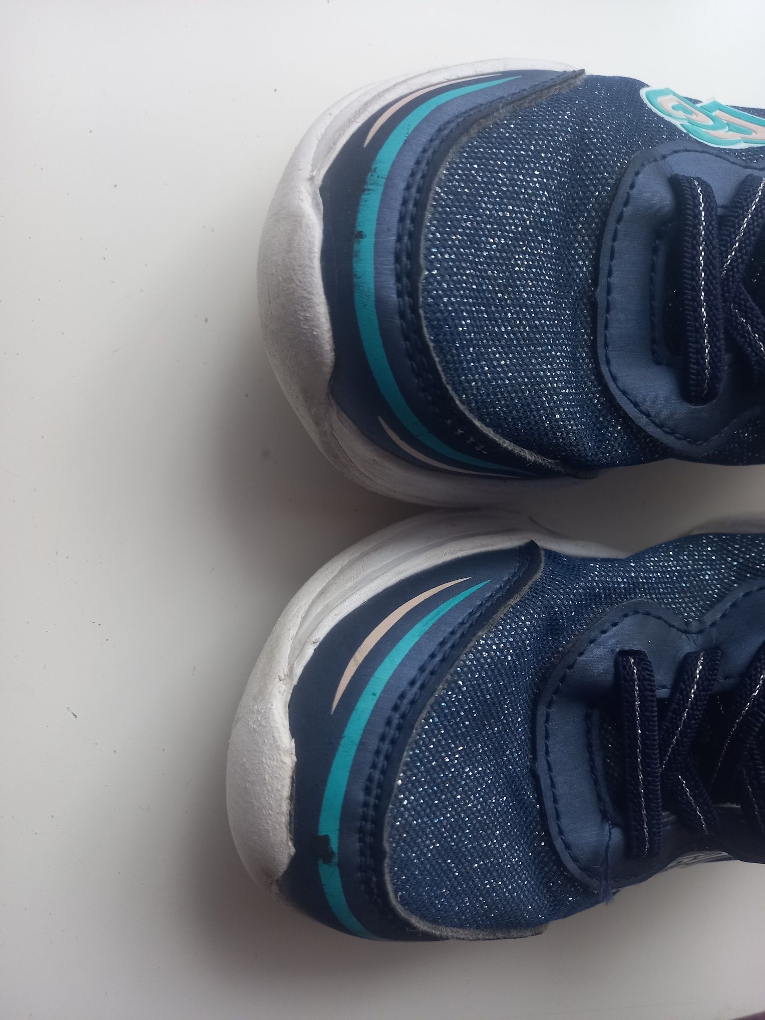 Buty dla dziewczynki 28