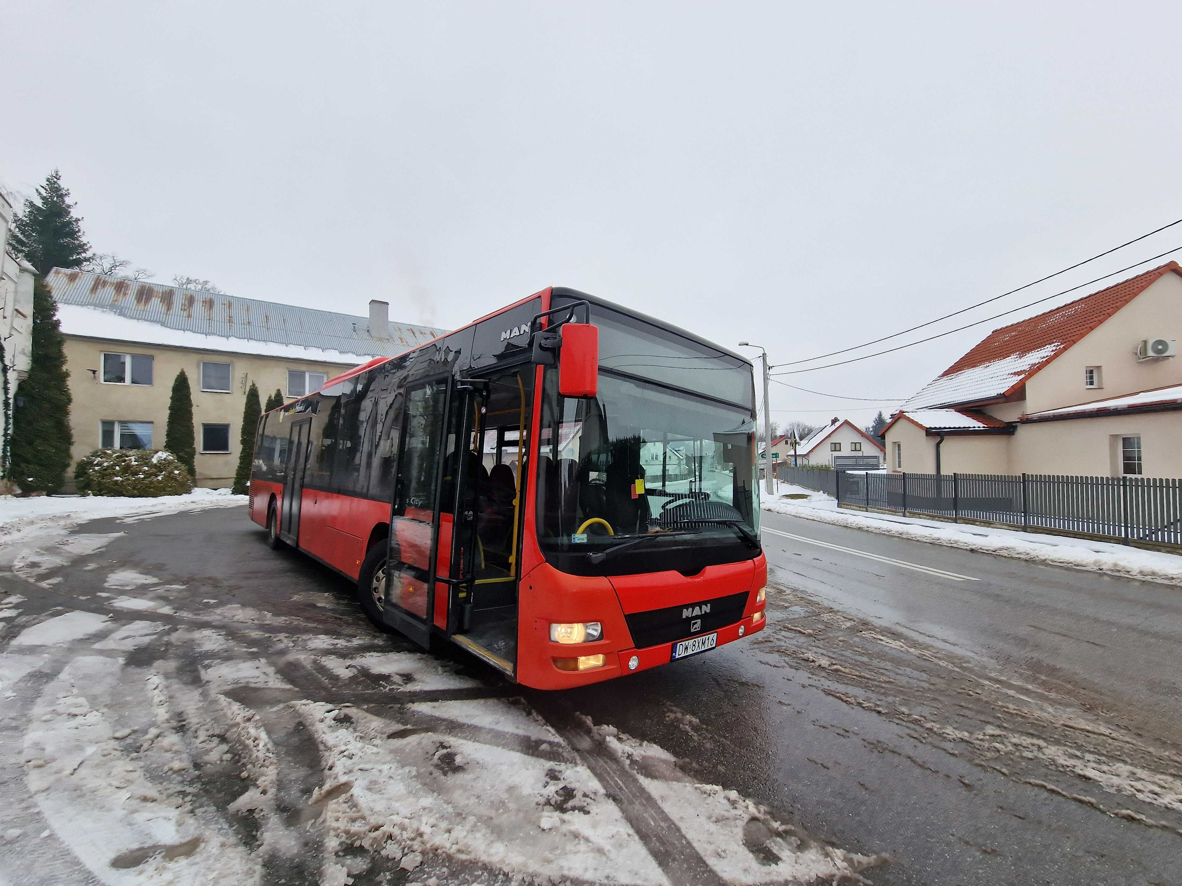 Przewozy pracownicze szkolne wynajem autobusów autokarów