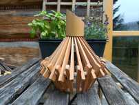 Lampa z drewnianych deseczek - czasy PRL