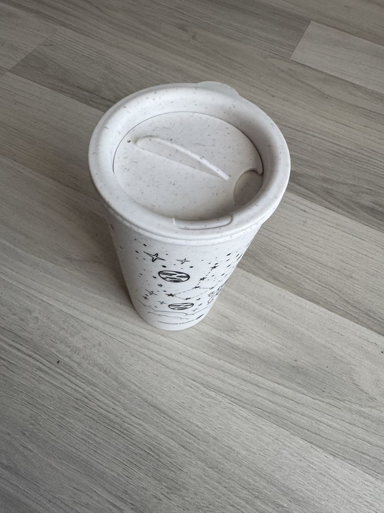 Kubek termiczny z podwójnymi ściankami